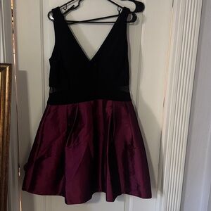 Xscape Black and metallic magenta  Dress
